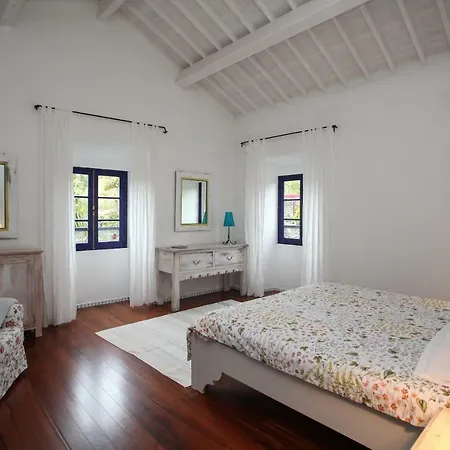 Quinta Das Flores Капелаш